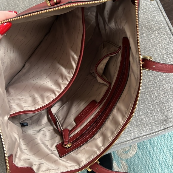 Michael Kors Jet Set Item Large East West Top Zip Tote Purse Brandi